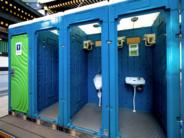 Best Portable bathroom rental  in Pomona, KS